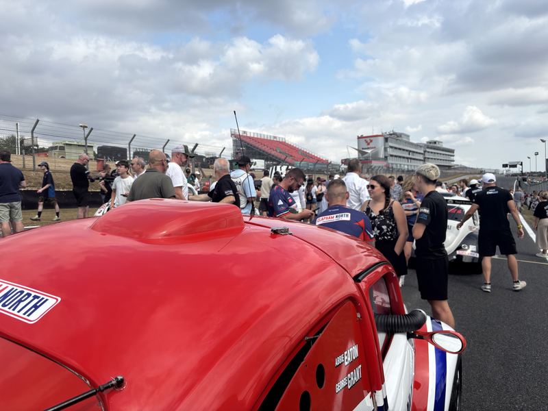 Close view of the roof and rear wing of Car 146